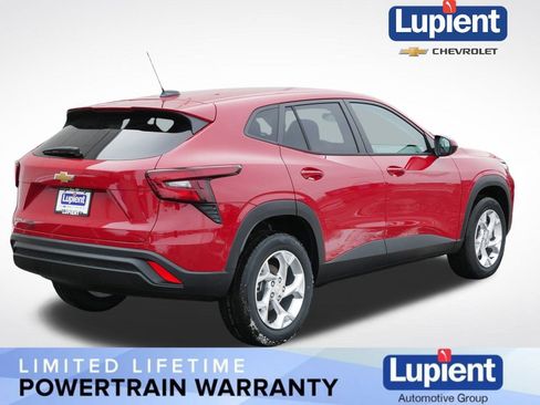 New 2026 Chevrolet Trax LS w/ LS Convenience Package image 3