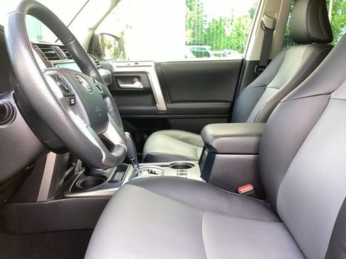 Used 2024 Toyota 4Runner SR5 Premium AWD/4WD image 4