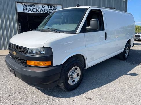 Used 2021 Chevrolet Express 2500 w/ Driver Convenience Package RWD image 3