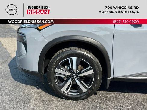 Certified 2025 Nissan Rogue SL w/ SL Premium Package AWD/4WD image 6