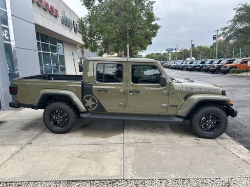 New 2025 Jeep Gladiator Sport image 6