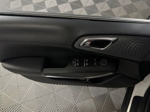 Used 2025 Kia Soul FWD image 27