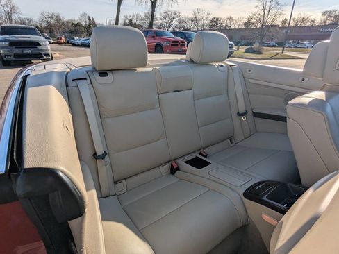 Used 2011 BMW 335i Convertible image 15