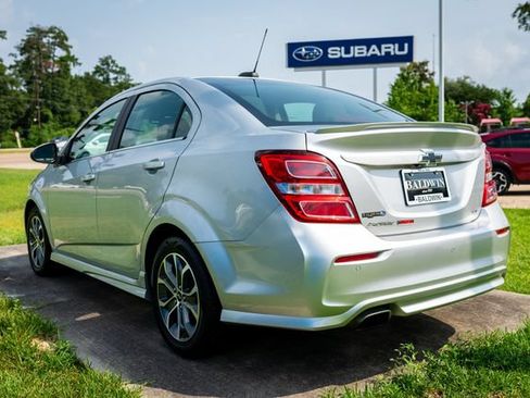 Used 2018 Chevrolet Sonic LT w/ Convenience Package FWD image 4