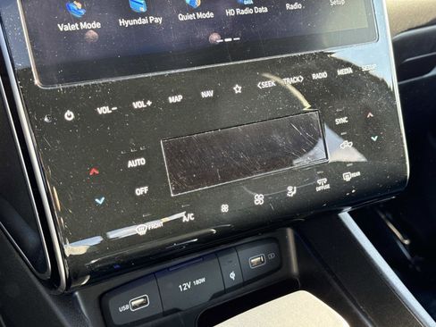 Certified 2023 Hyundai Santa Cruz Limited image 7