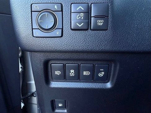 Used 2021 Lexus GX 460 Premium w/ Premium Package AWD/4WD image 18