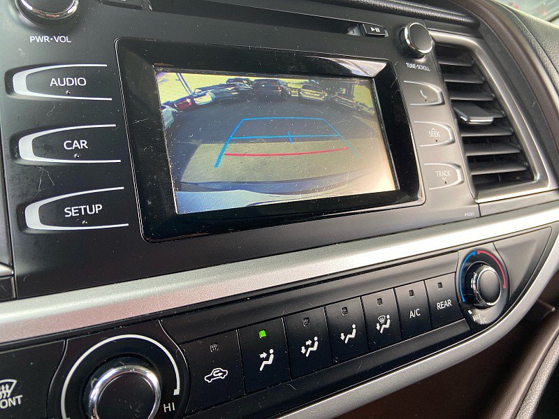 Used 2016 Toyota Highlander LE FWD image 21
