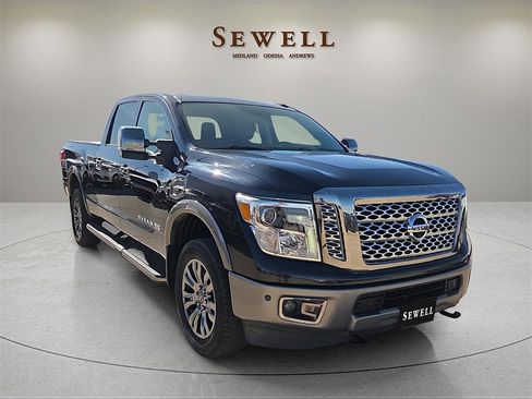 Used 2018 Nissan Titan Platinum Reserve w/ Platinum Utility Package image 6