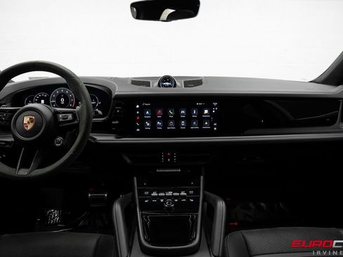 Used 2025 Porsche Cayenne GTS image 23