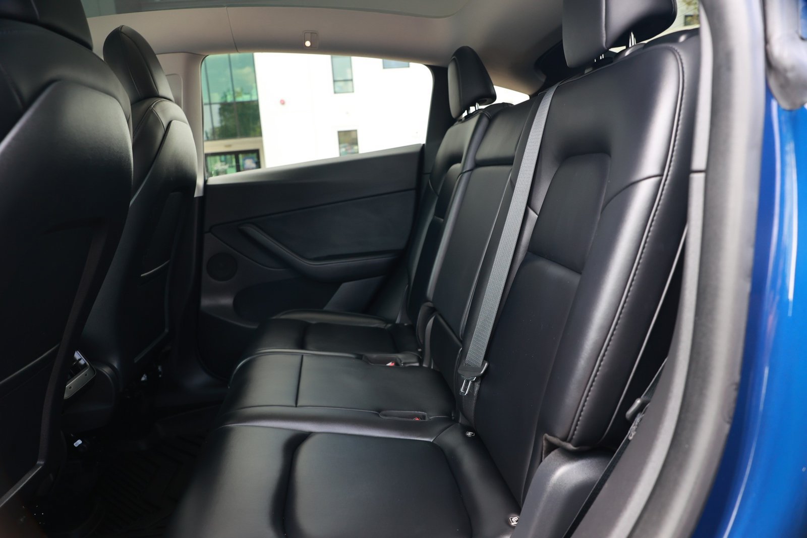 Used 2021 Tesla Model Y Long Range AWD/4WD image 34