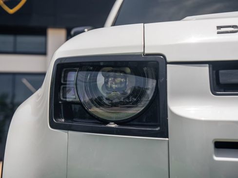 Used 2024 Land Rover Defender 130 X-Dynamic SE AWD/4WD image 9