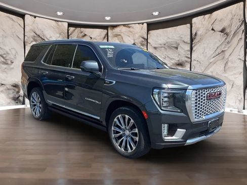 Used 2021 GMC Yukon Denali w/ Denali Premium Package AWD/4WD image 2