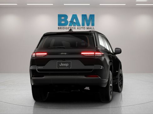 New 2026 Jeep Grand Cherokee Altitude AWD/4WD image 7