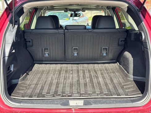 Used 2019 Subaru Outback 2.5i Limited AWD/4WD image 5