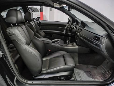 Used 2013 BMW M3 Coupe w/ Premium Pkg image 32