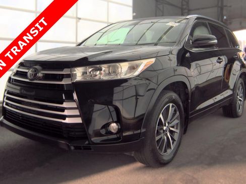 Used 2017 Toyota Highlander XLE FWD image 1