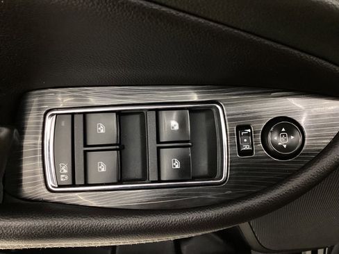 Used 2019 Chevrolet Impala LT FWD image 39