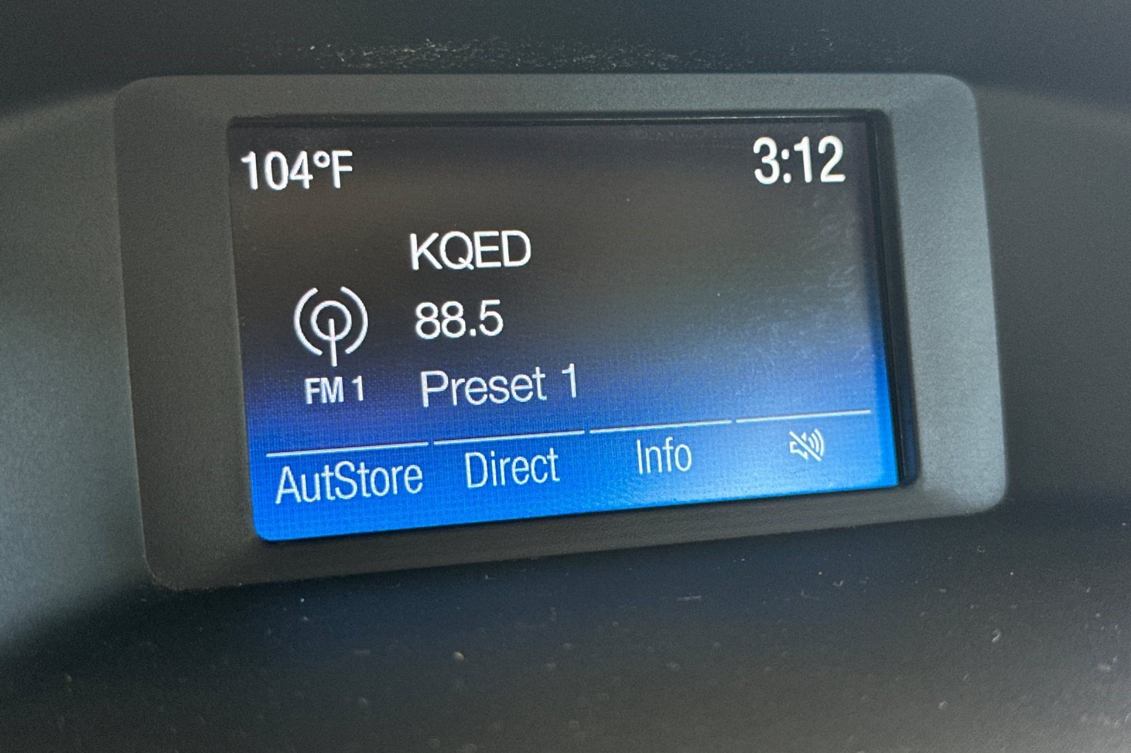 Used 2015 Ford Focus SE w/ SE Sport Package FWD image 22