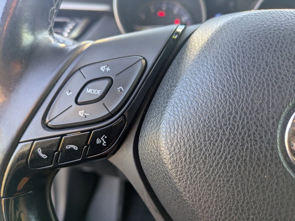 Used 2019 Toyota C-HR XLE FWD image 18