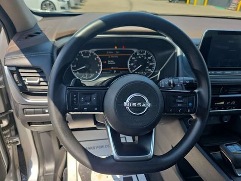 Certified 2022 Nissan Rogue SV AWD/4WD image 14