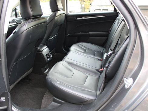 Used 2020 Ford Fusion Titanium image 27