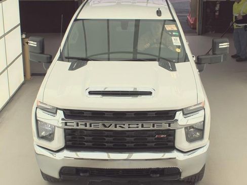 Used 2023 Chevrolet Silverado 2500 LT image 2