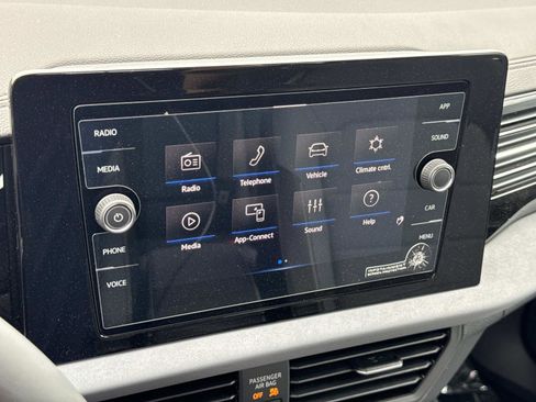 New 2026 Volkswagen Jetta SE FWD image 13