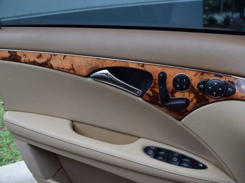 Used 2008 Mercedes-Benz E 350 4MATIC Sedan image 71