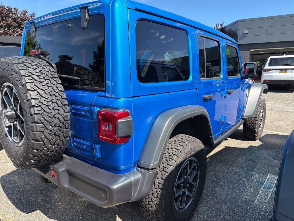 Used 2026 Jeep Wrangler Unlimited Rubicon w/ Safety Group AWD/4WD image 4