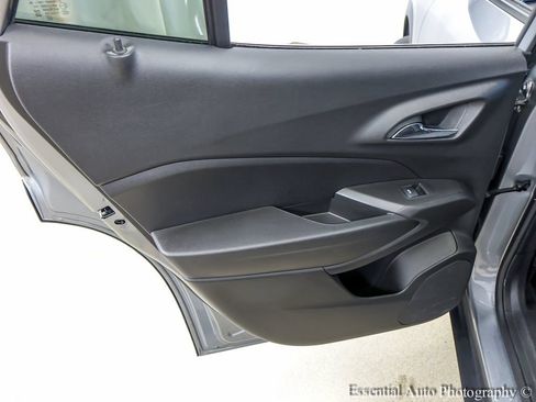 Used 2024 Chevrolet Trax LT w/ LT Convenience Package FWD image 19
