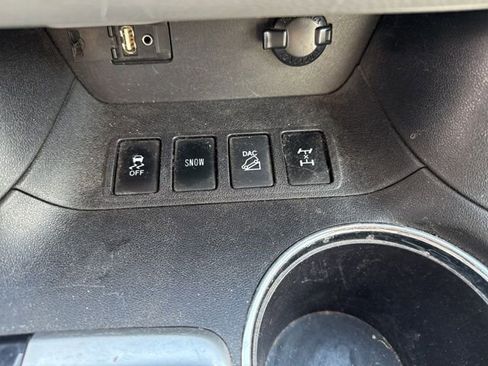 Used 2016 Toyota Highlander LE image 15