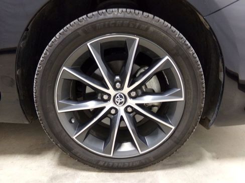 Used 2015 Toyota Camry XSE image 32