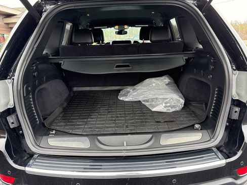 Used 2018 Jeep Grand Cherokee Limited image 10