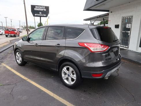 Used 2016 Ford Escape SE FWD image 4