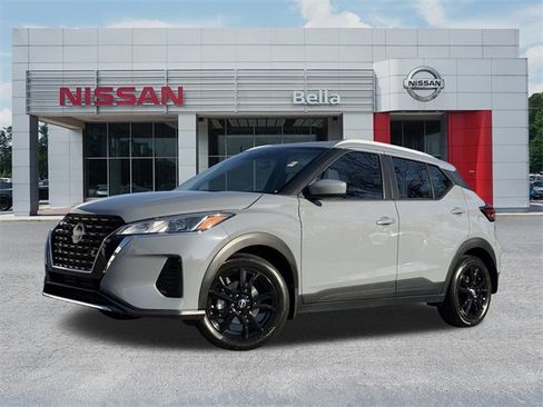 Certified 2024 Nissan Kicks SV image 1