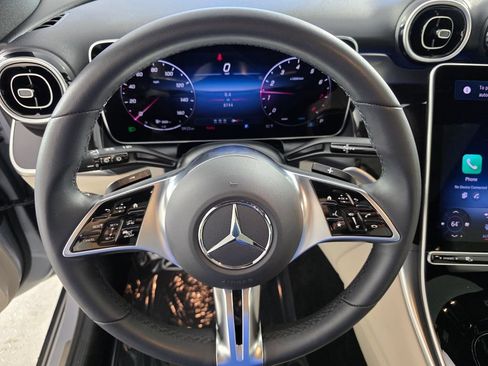 Used 2026 Mercedes-Benz GLC 300 image 18