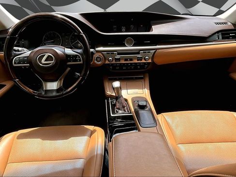 Used 2016 Lexus ES 350 w/ Premium Package w/Wood Trim FWD image 15