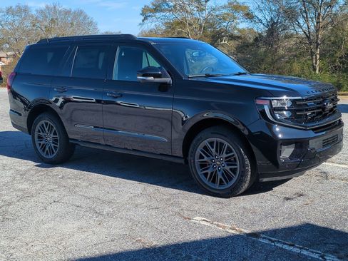 New 2025 Ford Expedition Platinum w/ Stealth Performance Package image 3