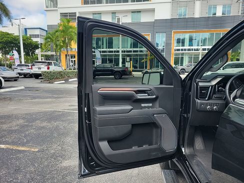 Used 2026 GMC Sierra 1500 Denali AWD/4WD image 19