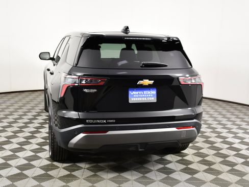 Used 2026 Chevrolet Equinox LT AWD/4WD image 7