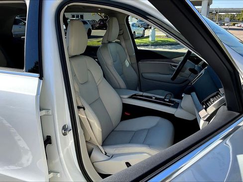 Used 2023 Volvo XC90 T8 Plus w/ Protection Package Premier image 7