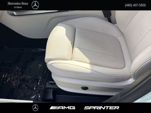 Used 2026 Mercedes-Benz GLB 250 image 13