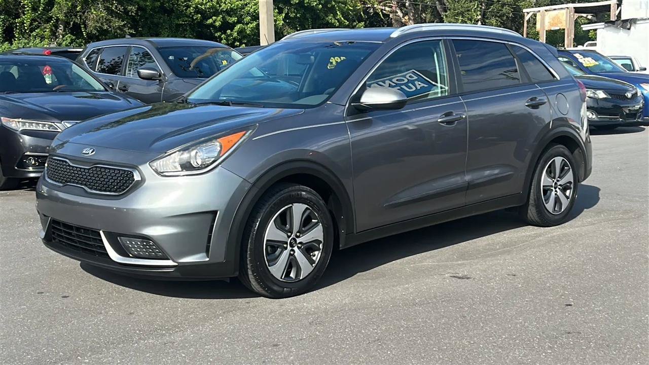 Used 2018 Kia Niro LX FWD image 2