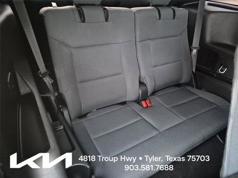Used 2025 Ford Explorer Active RWD image 19