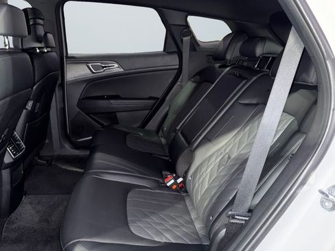 Used 2025 Kia Sportage X-Line image 13