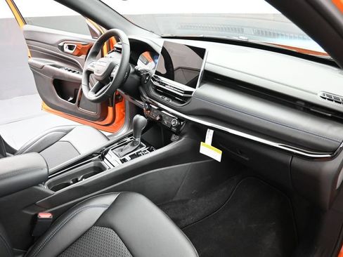 New 2026 Jeep Compass Latitude AWD/4WD image 22