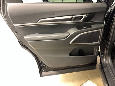 Used 2025 Kia Telluride S image 28
