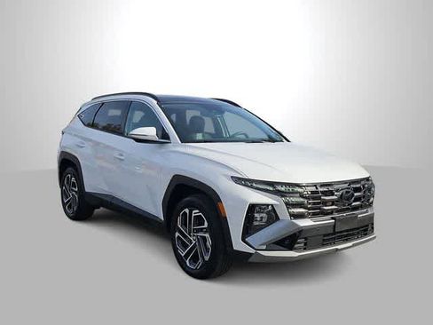Certified 2025 Hyundai Tucson Limited image 2