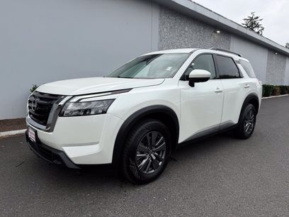Certified 2024 Nissan Pathfinder SV