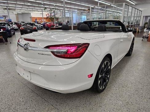 Used 2019 Buick Cascada Premium image 10